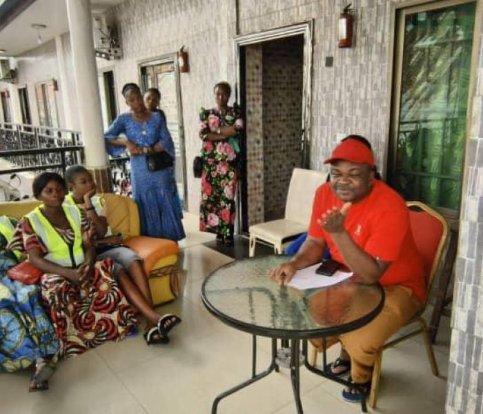 Genie president fogeka_devant les membres